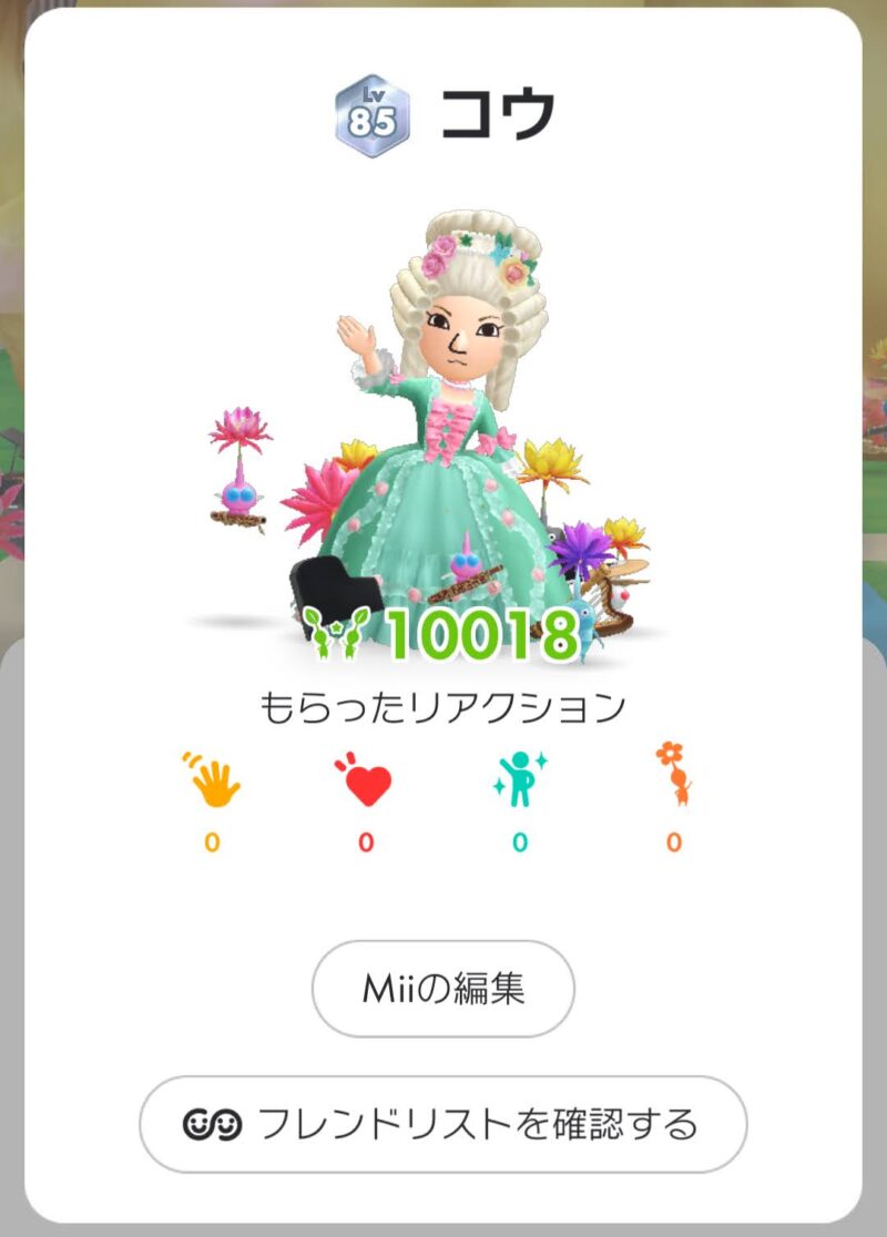 ロココ調ドレスを着たMii